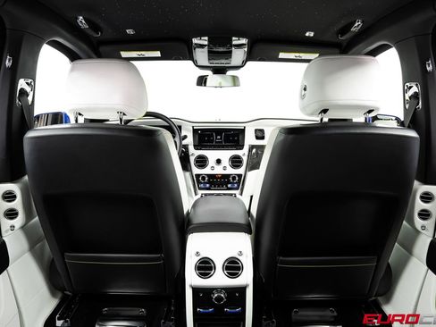 Used 2021 Rolls-Royce Cullinan Black Badge AWD/4WD image 28