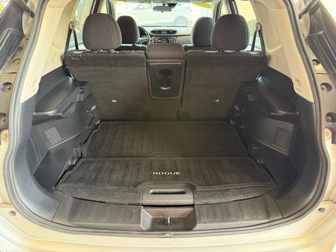 Used 2020 Nissan Rogue S image 8