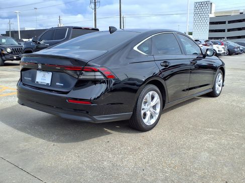 Certified 2025 Honda Accord LX image 23