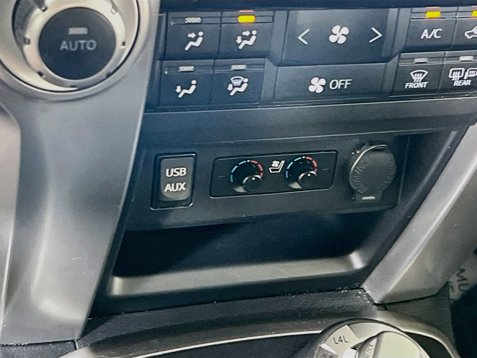 Used 2019 Toyota 4Runner Limited AWD/4WD image 19