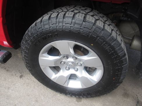 Used 2019 RAM 1500 Big Horn AWD/4WD image 15