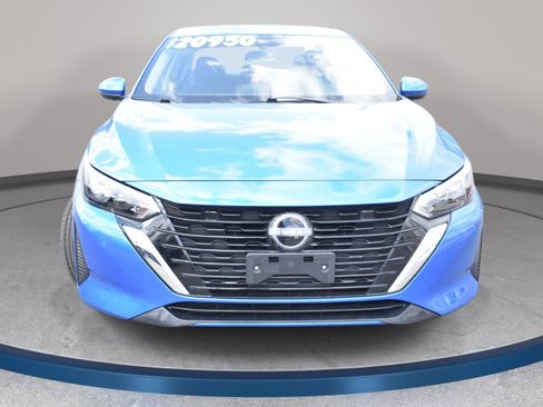 Used 2025 Nissan Sentra SV FWD image 3