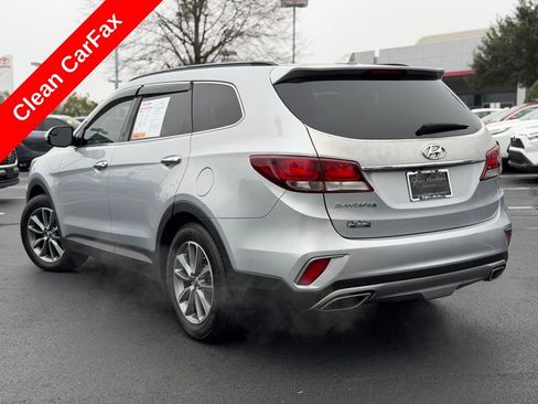 Used 2017 Hyundai Santa Fe SE image 3
