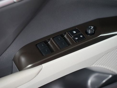 Used 2023 Toyota Camry LE image 28