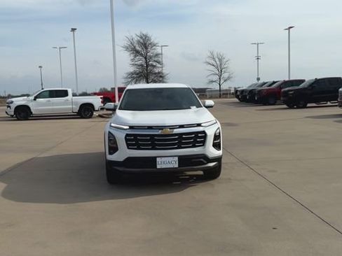 New 2026 Chevrolet Equinox LT w/ Convenience Package II AWD/4WD image 3