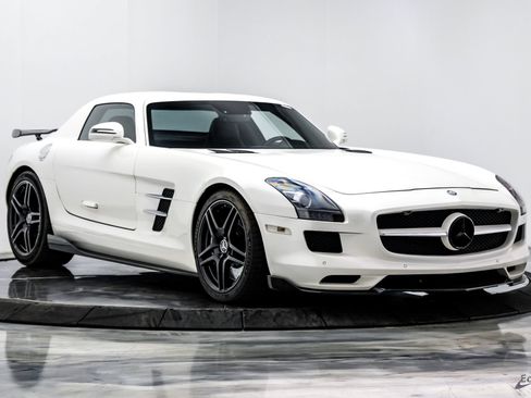 Used 2011 Mercedes-Benz SLS AMG Coupe image 30