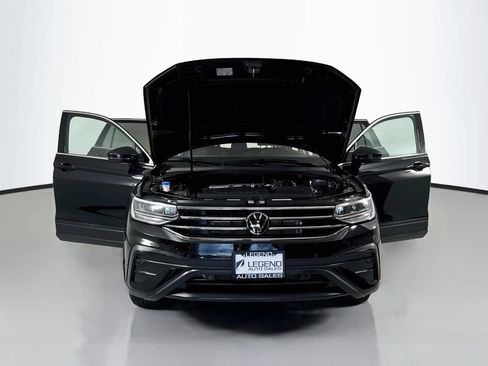 Used 2023 Volkswagen Tiguan SE FWD image 19