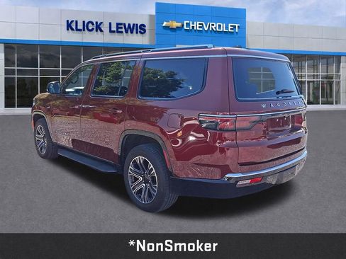 Used 2024 Jeep Wagoneer Series II w/ Flexible Seating Group RWD image 5