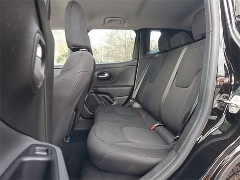 Used 2023 Jeep Renegade Latitude image 10