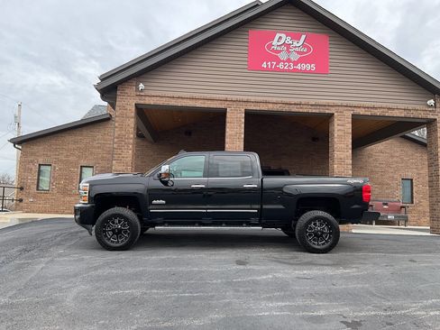 Used 2017 Chevrolet Silverado 3500 High Country w/ Duramax Plus Package image 39