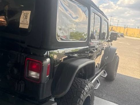 Used 2018 Jeep Wrangler Unlimited Sport S AWD/4WD image 15
