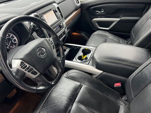 Used 2017 Nissan Titan SL AWD/4WD image 11
