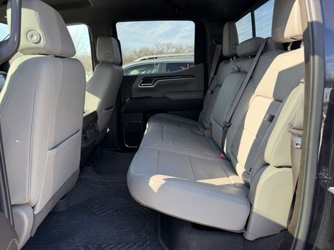 Used 2022 Chevrolet Silverado 1500 LT Trail Boss w/ Convenience Package II image 9