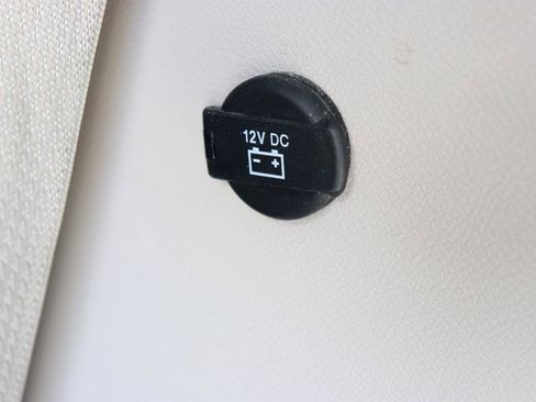 Used 2024 Chrysler Pacifica Limited FWD image 61
