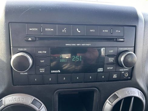 Used 2017 Jeep Wrangler Sport w/ Connectivity Group image 23