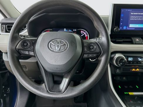 Used 2025 Toyota RAV4 XLE FWD image 18