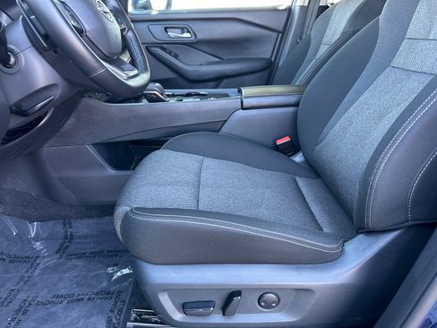 Used 2025 Nissan Rogue SV FWD image 15