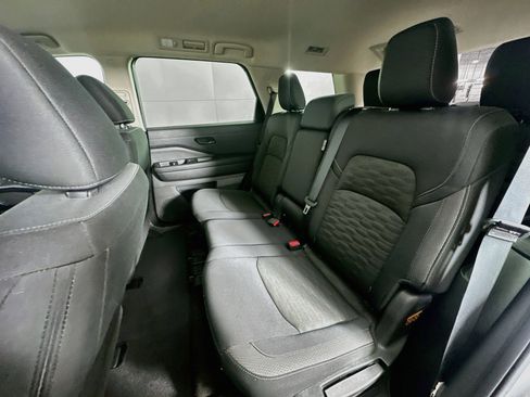 Used 2025 Nissan Pathfinder SV FWD image 26