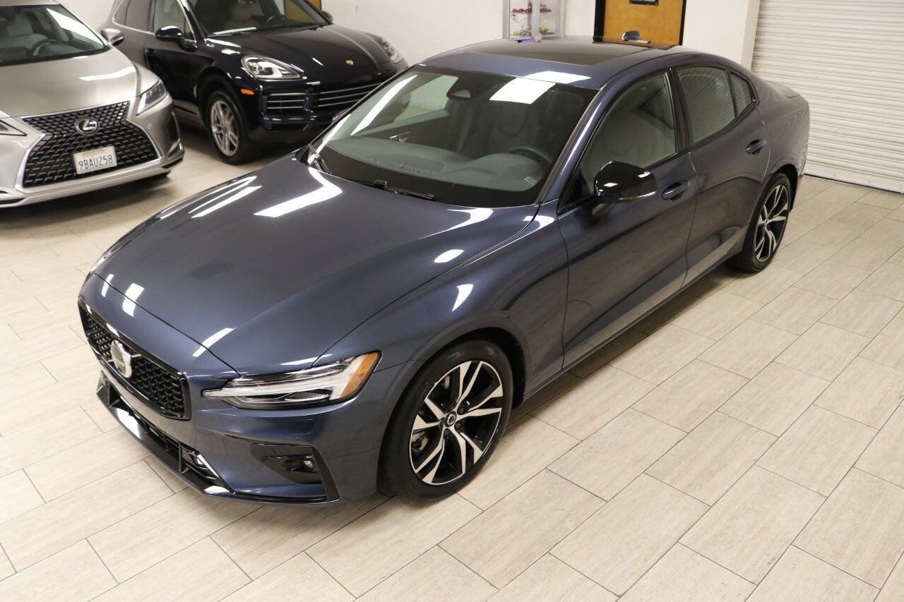 Used 2024 Volvo S60 B5 Plus FWD image 97
