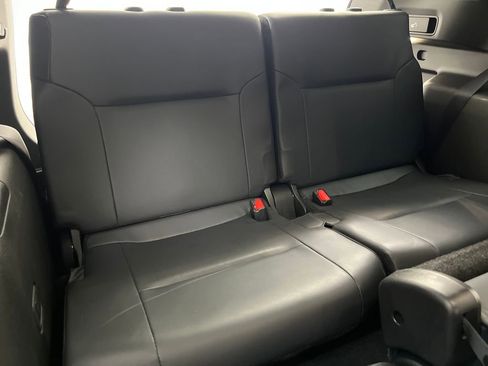 Used 2025 Mitsubishi Outlander SE AWD/4WD image 29