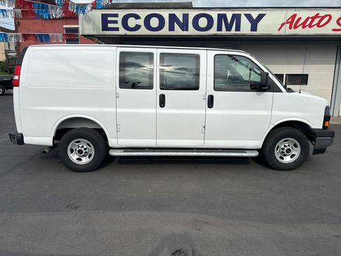 Used 2025 GMC Savana 2500 w/ Driver Convenience Package RWD image 2