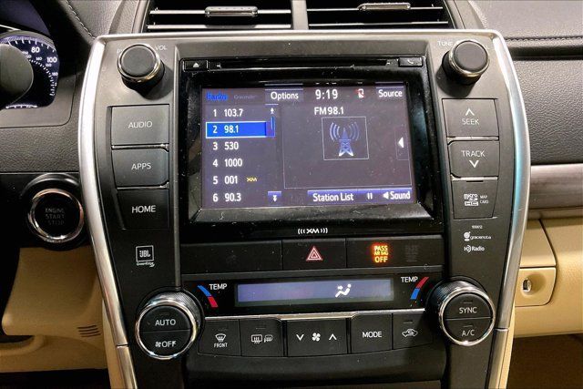 Used 2017 Toyota Camry XLE w/ Moonroof Package FWD image 32