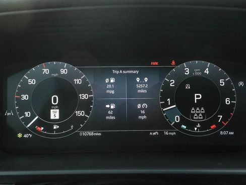 Used 2024 Land Rover Discovery Dynamic SE image 32