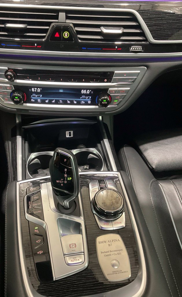 Used 2017 BMW ALPINA B7 xDrive AWD/4WD image 27