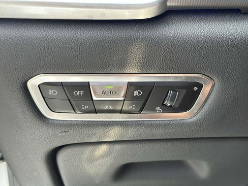 Used 2021 BMW X5 xDrive40i w/ Premium Essential Package image 19