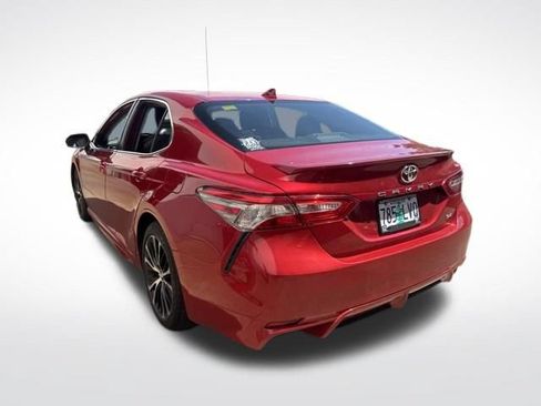Used 2019 Toyota Camry SE FWD image 4