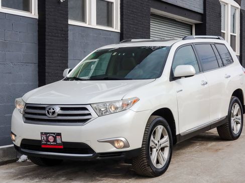 Used 2012 Toyota Highlander Limited image 3