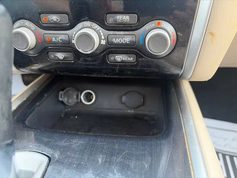 Used 2017 Nissan Pathfinder SV FWD image 26