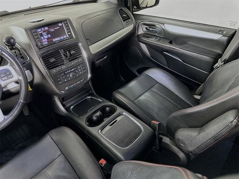 Used 2020 Dodge Grand Caravan GT image 23