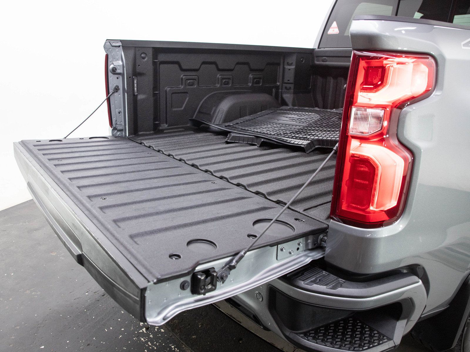 Used 2024 Chevrolet Silverado 1500 RST w/ Rally Edition AWD/4WD image 13
