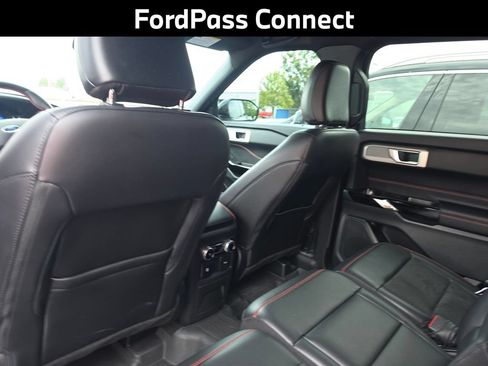 Used 2024 Ford Explorer ST-Line w/ Class IV Trailer Tow Package AWD/4WD image 15