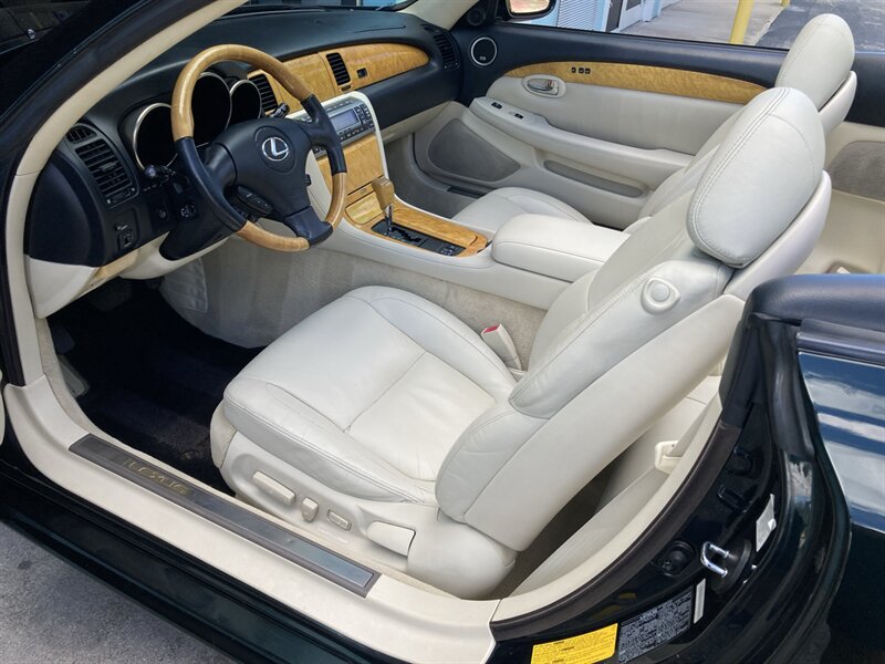 Used 2002 Lexus SC 430 Convertible RWD image 14