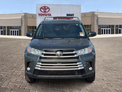 Certified 2019 Toyota Highlander XLE image 6