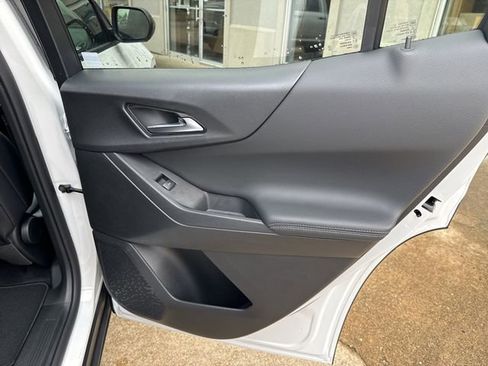 New 2026 Chevrolet Equinox LT w/ Convenience Package II image 23