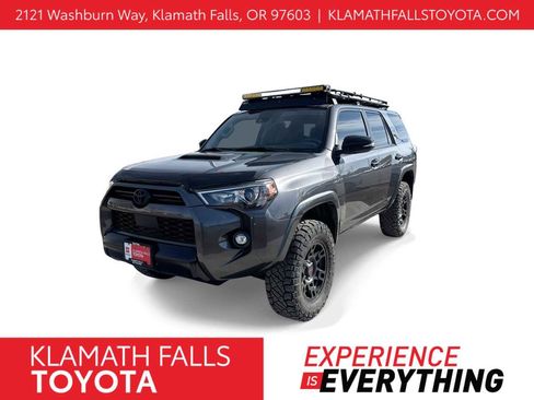 Used 2021 Toyota 4Runner Venture image 1