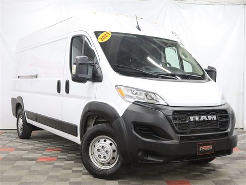 Used 2023 RAM ProMaster 2500 FWD image 3