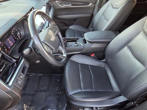 Used 2022 Cadillac XT6 Premium Luxury image 15