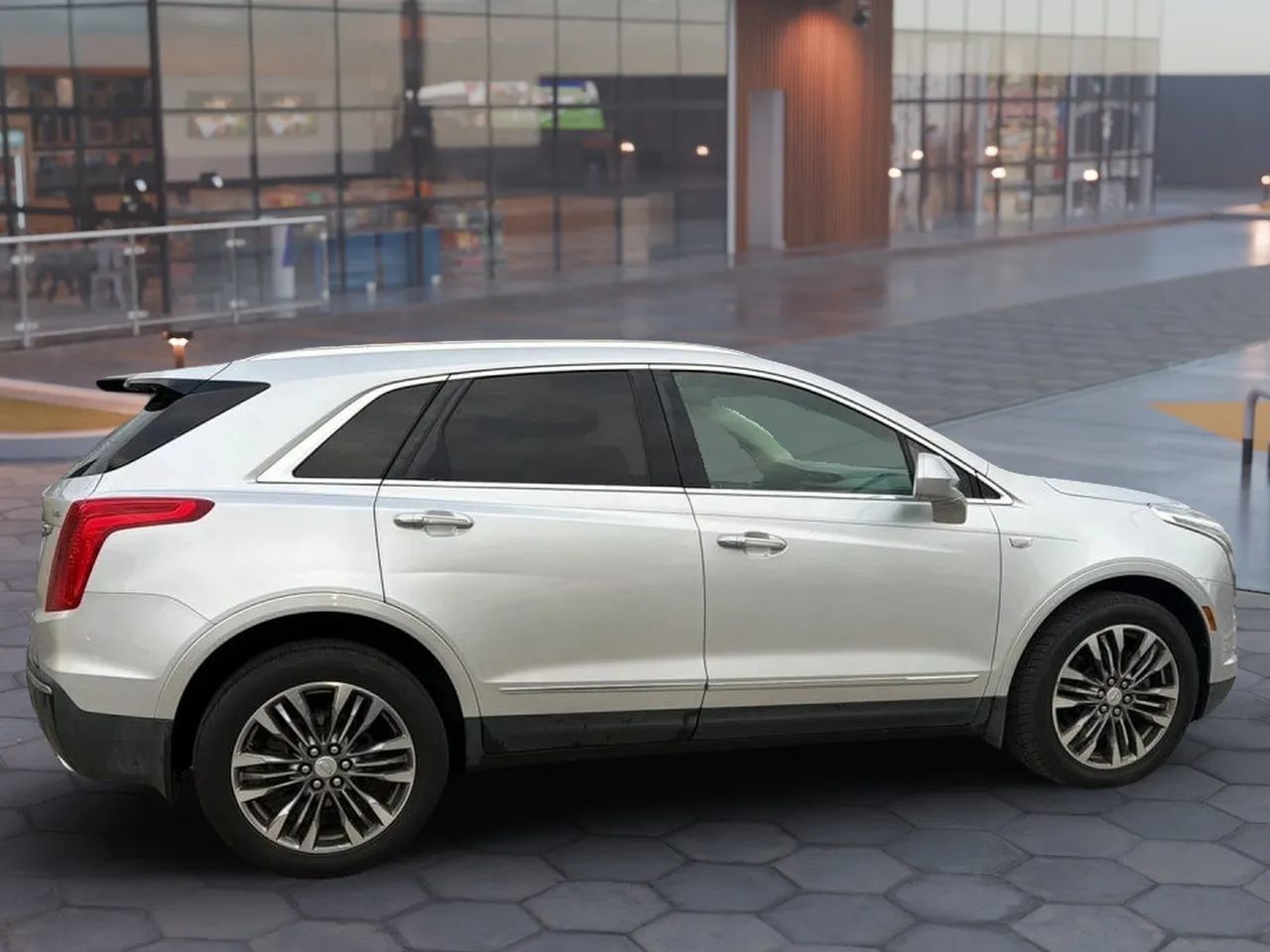 Used 2017 Cadillac XT5 Premium Luxury FWD image 13