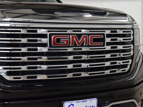 Used 2024 GMC Sierra 1500 Denali AWD/4WD image 11