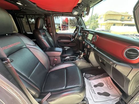 Used 2018 Jeep Wrangler Unlimited Rubicon AWD/4WD image 11