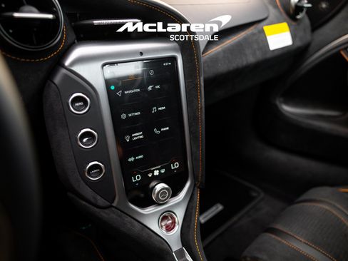 Used 2024 McLaren 750S Spider RWD image 31