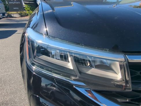 Used 2023 Volkswagen Taos S image 9