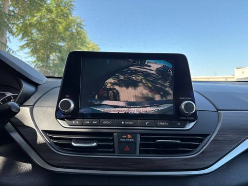 Used 2025 Nissan Altima 2.5 SV FWD image 20