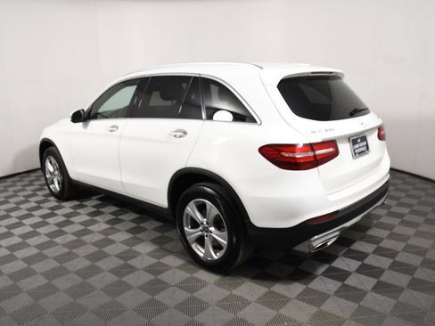 Used 2018 Mercedes-Benz GLC 300 4MATIC image 3