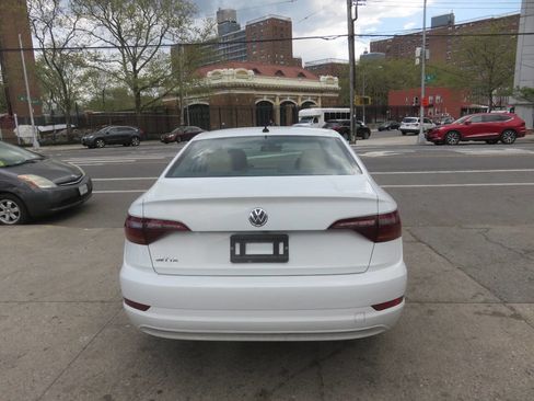 Used 2019 Volkswagen Jetta SE image 8