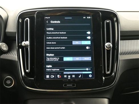 Used 2023 Volvo XC40 B5 Plus w/ Protection Package Premier image 16